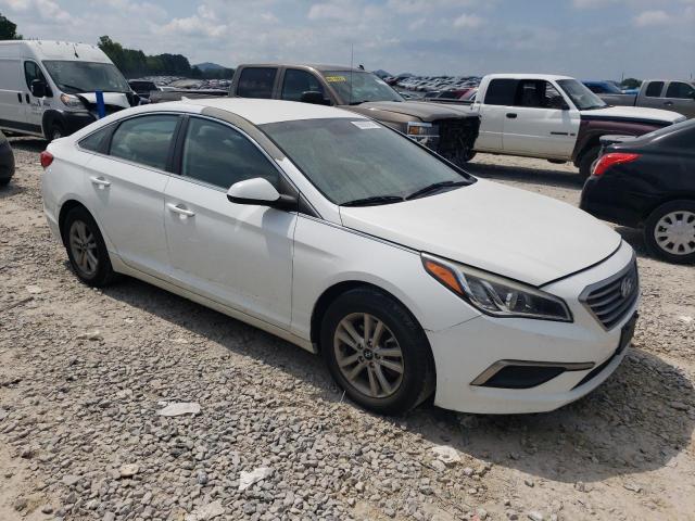 5NPE24AF0HH490030 - 2017 HYUNDAI SONATA SE WHITE photo 4