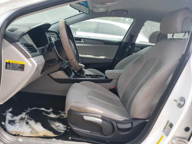 5NPE24AF0HH490030 - 2017 HYUNDAI SONATA SE WHITE photo 7