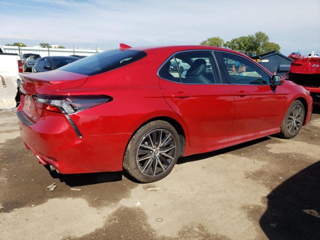 4T1T11AK6PU103664 - 2023 TOYOTA CAMRY SE NIGHT SHADE RED photo 3