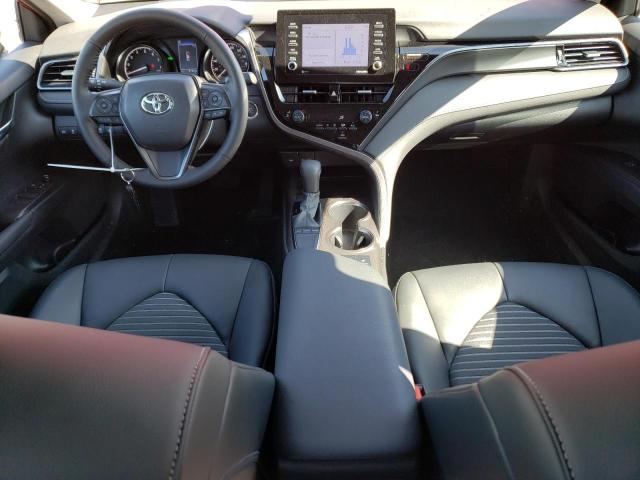 4T1T11AK6PU103664 - 2023 TOYOTA CAMRY SE NIGHT SHADE RED photo 8