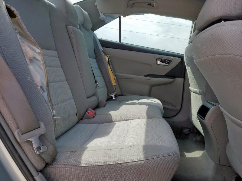 4T1BF1FK5GU260639 - 2016 TOYOTA CAMRY LE SILVER photo 10