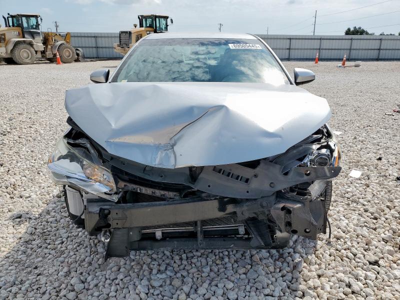 4T1BF1FK5GU260639 - 2016 TOYOTA CAMRY LE SILVER photo 5