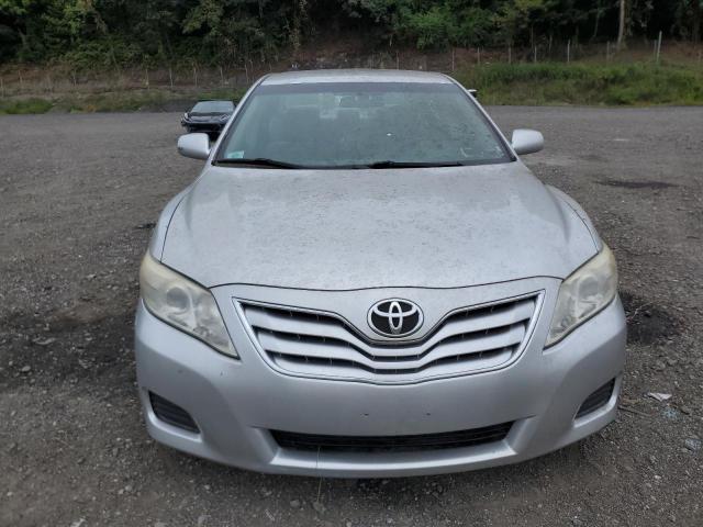 4T1BF3EK6BU770679 - 2011 TOYOTA CAMRY BASE ვერცხლისფერი ფოტო 5