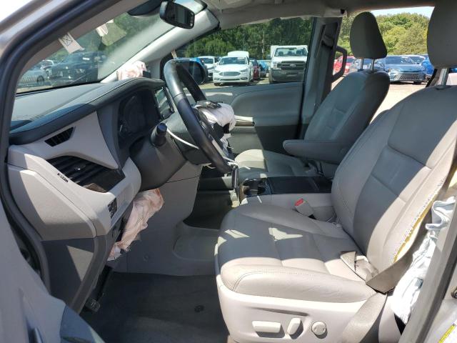 5TDYZ3DC6JS940784 - 2018 TOYOTA SIENNA XLE 银色 照片 7