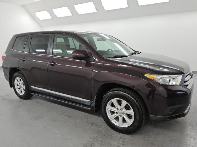 5TDBK3EHXDS202477 - 2013 TOYOTA HIGHLANDER BASE Бордовий фото 4