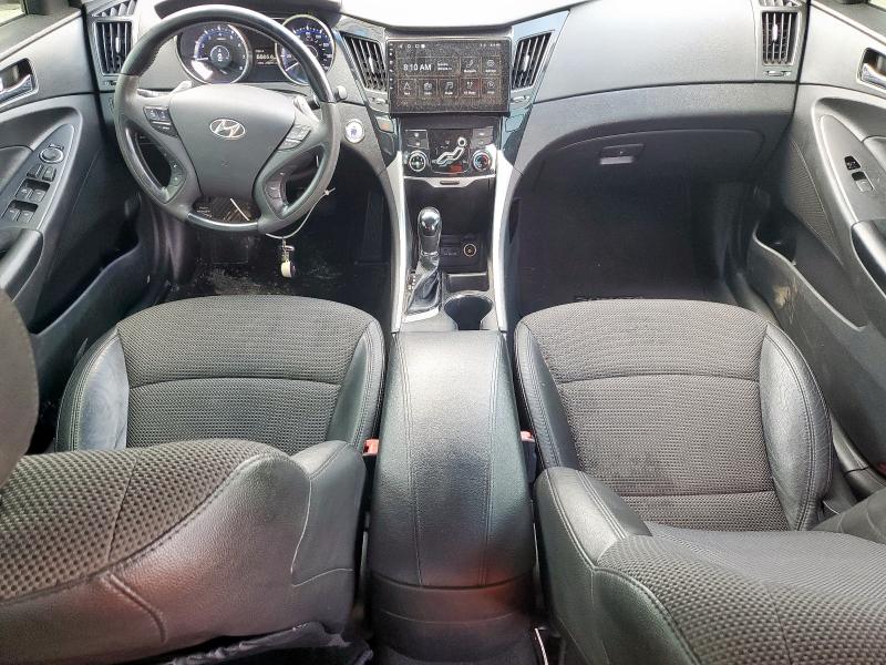 5NPEC4AC9BH291231 - 2011 HYUNDAI SONATA SE RED photo 8