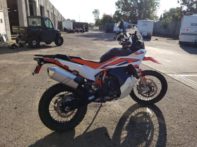 VBKTR6408PM857040 - 2023 KTM 890 ADVENTURE R أبيض صورة 4