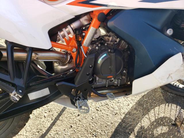 VBKTR6408PM857040 - 2023 KTM 890 ADVENTURE R أبيض صورة 9