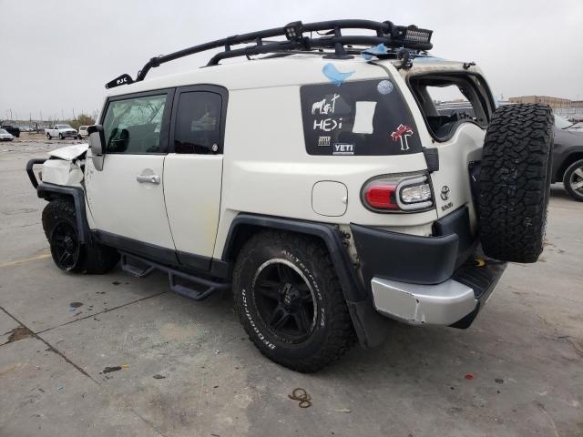 JTEZU4BF7AK009896 - 2010 TOYOTA FJ CRUISER WHITE photo 3