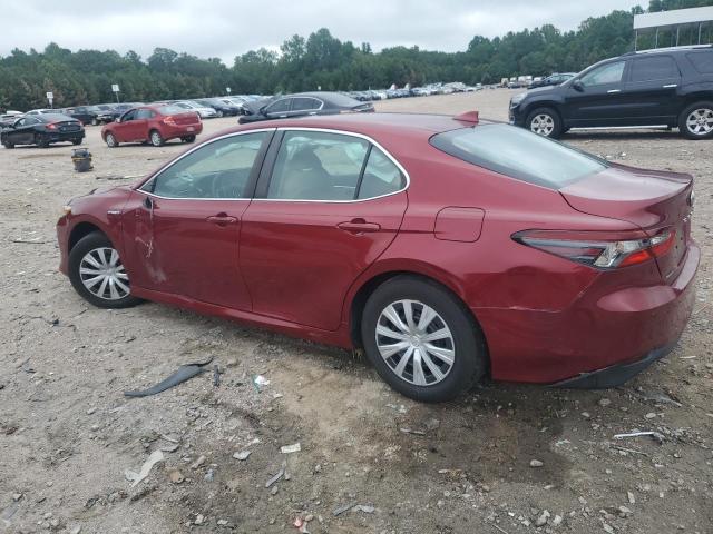 4T1H31AK2MU020129 - 2021 TOYOTA CAMRY LE RED photo 2