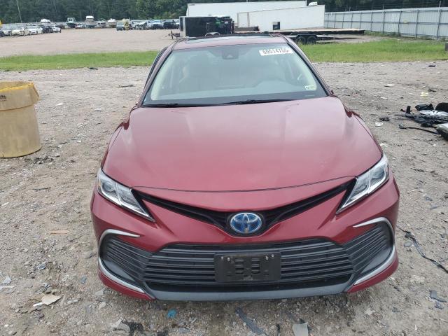 4T1H31AK2MU020129 - 2021 TOYOTA CAMRY LE RED photo 5
