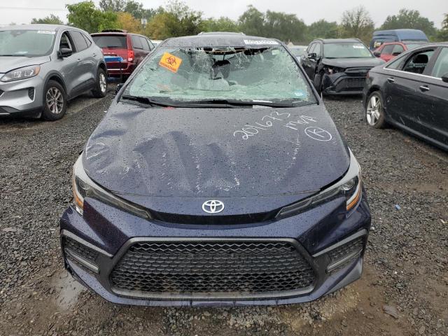 5YFS4MCE1NP106157 - 2022 TOYOTA COROLLA SE ლურჯი ფოტო 5