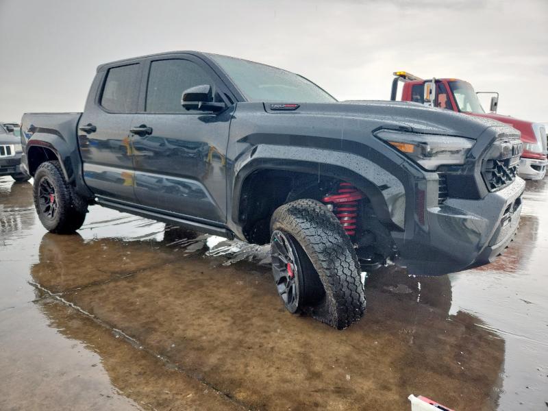 3TYLC5LN0ST028247 - 2025 TOYOTA TACOMA DOUBLE CAB فحمي صورة 4