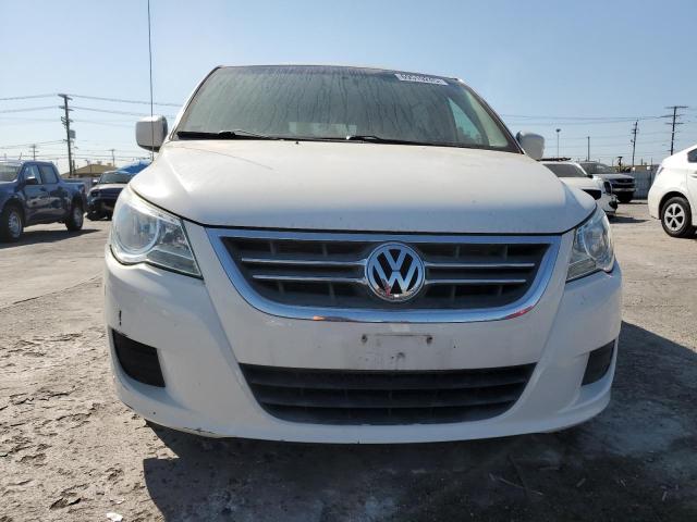 2C4RVABG4CR391026 - 2012 VOLKSWAGEN ROUTAN SE WHITE photo 5