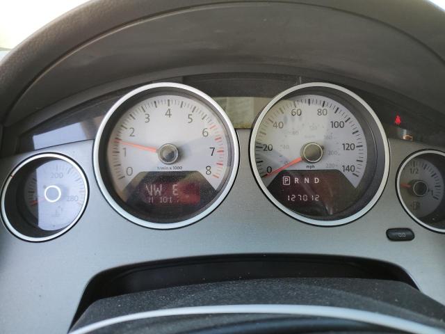 2C4RVABG4CR391026 - 2012 VOLKSWAGEN ROUTAN SE WHITE photo 9