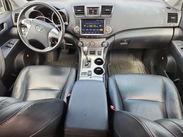 5TDZK3EH2BS026326 - 2011 TOYOTA HIGHLANDER BASE ნაცრისფერი ფოტო 8