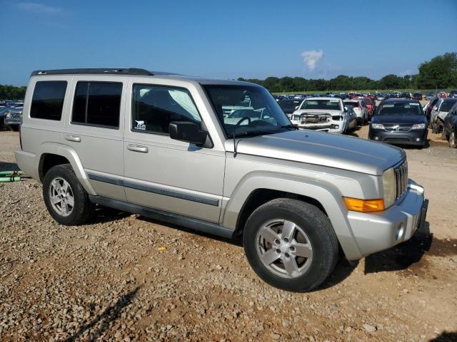 1J8HG48P27C702264 - 2007 JEEP COMMANDER TAN photo 4