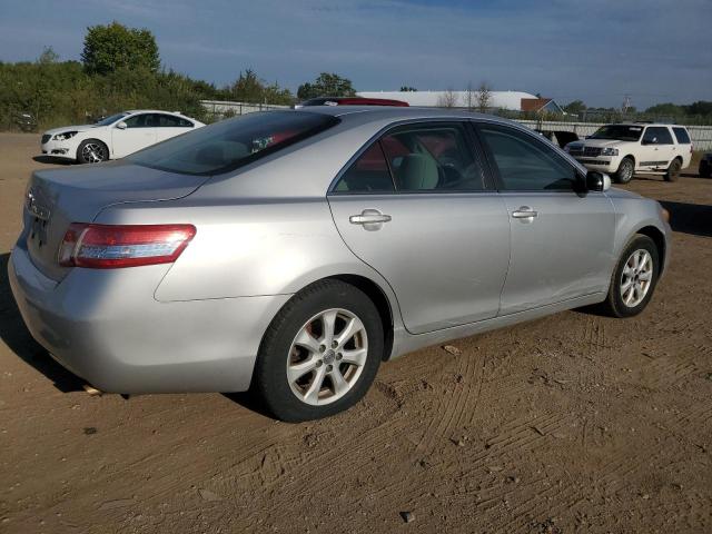 4T4BF3EK6BR193951 - 2011 TOYOTA CAMRY BASE SILVER photo 3