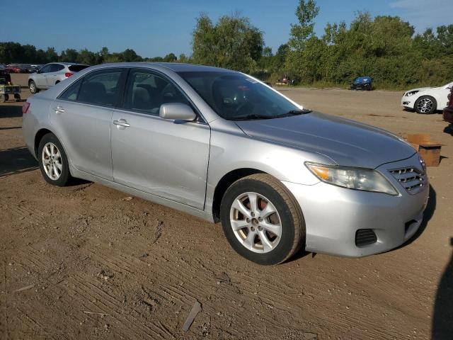 4T4BF3EK6BR193951 - 2011 TOYOTA CAMRY BASE SILVER photo 4