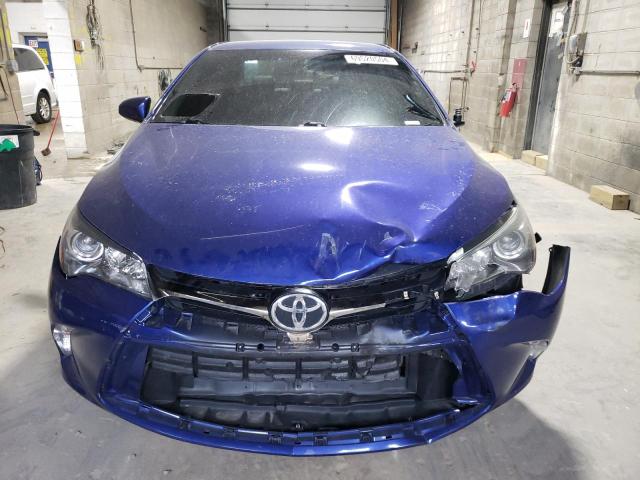 4T1BF1FK0GU545149 - 2016 TOYOTA CAMRY LE BLUE photo 5