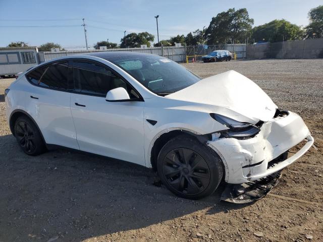7SAYGDED5RF123120 - 2024 TESLA MODEL Y WHITE photo 4