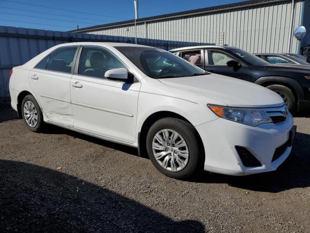 4T1BF1FK7CU573587 - 2012 TOYOTA CAMRY BASE WHITE photo 4