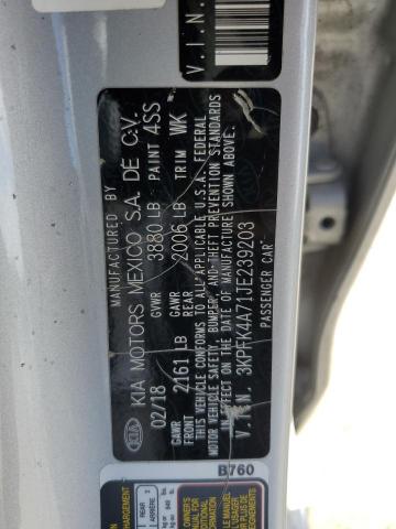 3KPFK4A71JE239203 - 2018 KIA FORTE LX SILVER photo 12