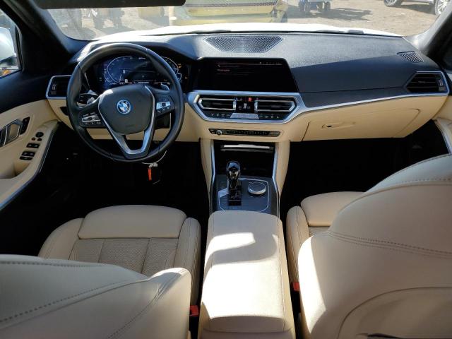 3MW5P7J04N8C73879 - 2022 BMW 330E WHITE photo 8