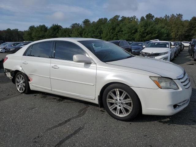 4T1BK36B37U188542 - 2007 TOYOTA AVALON XL WHITE photo 4