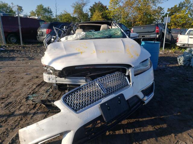 3LN6L5B99KR628759 - 2019 LINCOLN MKZ WHITE photo 5