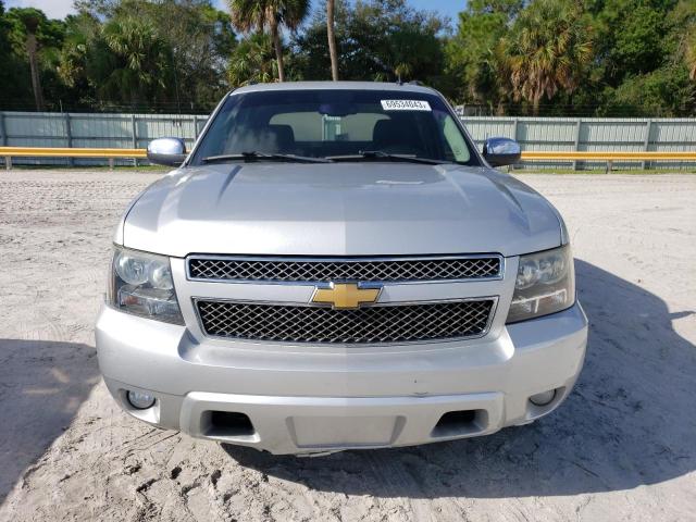 3GNMCGE01CG266533 - 2012 CHEVROLET AVALANCHE LTZ SILVER photo 5