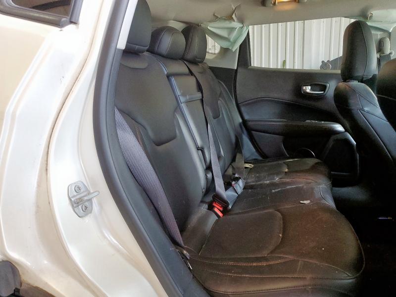 3C4NJDCB9JT283252 - 2018 JEEP COMPASS LIMITED Weiß Foto 11