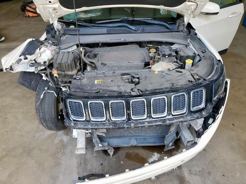 3C4NJDCB9JT283252 - 2018 JEEP COMPASS LIMITED Weiß Foto 12