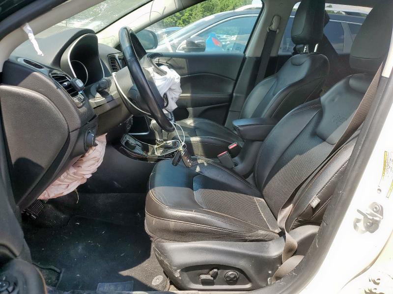 3C4NJDCB9JT283252 - 2018 JEEP COMPASS LIMITED Weiß Foto 7