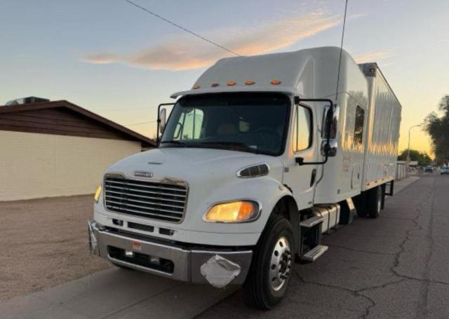1FVACXBS9CHBR5497 - 2012 FREIGHTLINER M2 106 MEDIUM DUTY WHITE photo 2