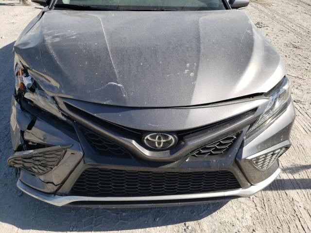 4T1K61AKXMU544254 - 2021 TOYOTA CAMRY XSE GRAY photo 11