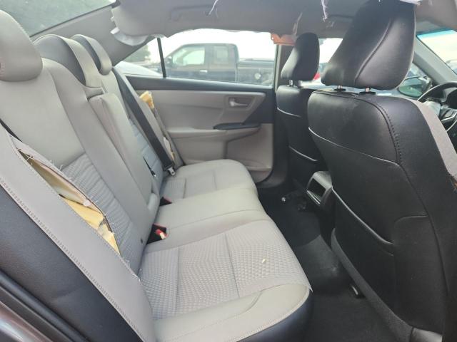 4T1BF1FK7FU100082 - 2015 TOYOTA CAMRY LE GRAY photo 10