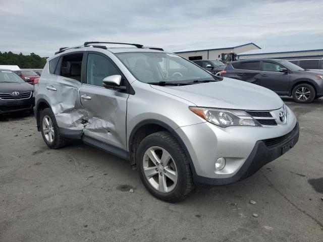 2T3RFREV4EW204995 - 2014 TOYOTA RAV4 XLE SILVER photo 4