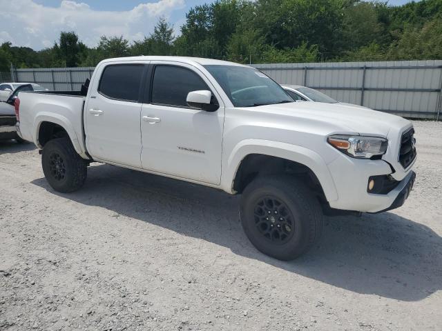 3TMCZ5AN0GM006933 - 2016 TOYOTA TACOMA DOUBLE CAB WHITE photo 4
