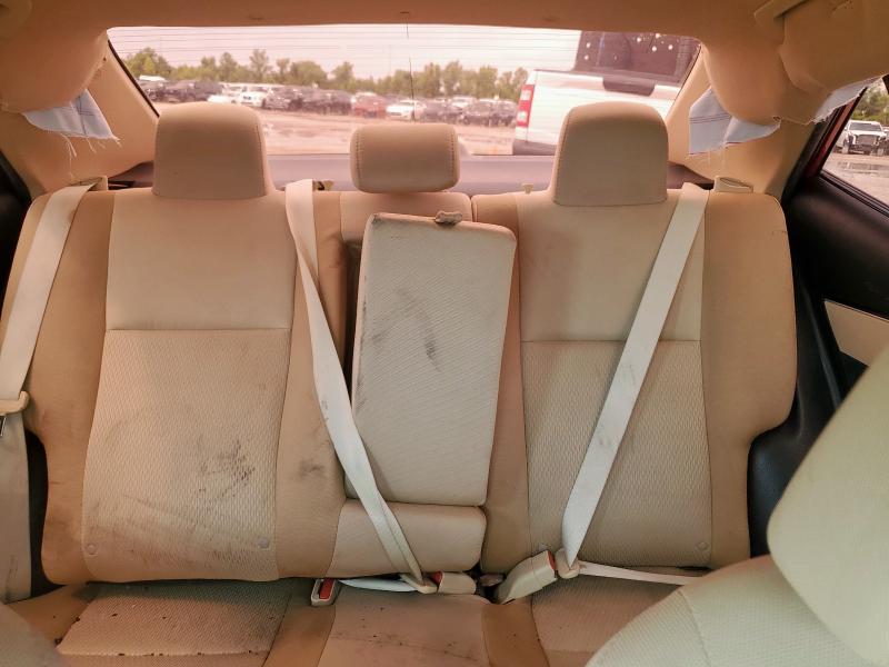 5YFBURHE1JP741394 - 2018 TOYOTA COROLLA L RED photo 10