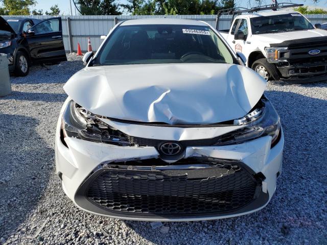 JTDEPMAE5N3026490 - 2022 TOYOTA COROLLA LE WHITE photo 5