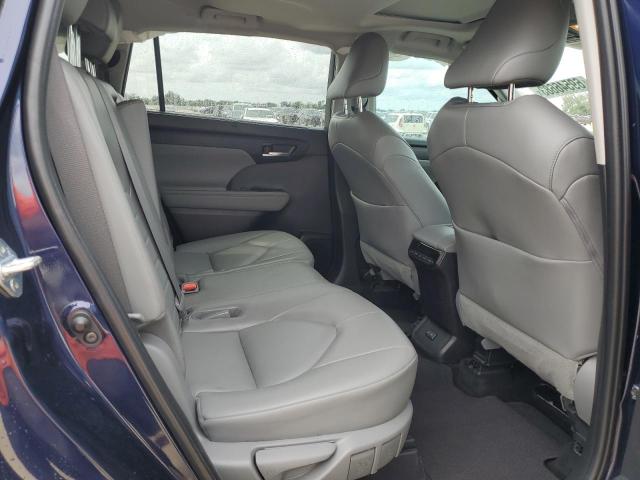 5TDGZRAH2NS553590 - 2022 TOYOTA HIGHLANDER XLE BLUE photo 11