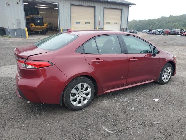 5YFEPMAE2NP380023 - 2022 TOYOTA COROLLA LE RED photo 3