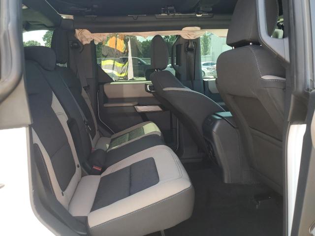 1FMEE5DP7PLB51708 - 2023 FORD BRONCO BASE WHITE photo 10