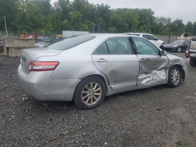 4T1BF3EK1AU048549 - 2010 TOYOTA CAMRY BASE SILVER photo 3