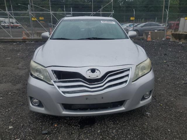 4T1BF3EK1AU048549 - 2010 TOYOTA CAMRY BASE SILVER photo 5