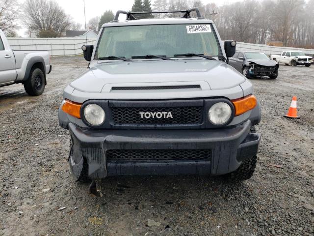 JTEBU4BF4DK155825 - 2013 TOYOTA FJ CRUISER GRAY photo 5