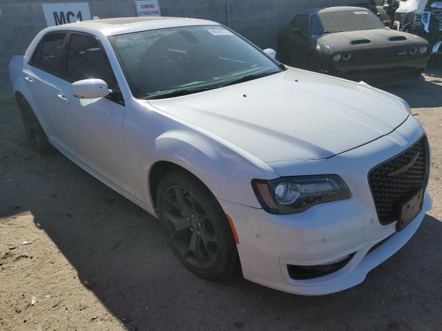 2C3CCADG9PH511590 - 2023 CHRYSLER 300 TOURING L WHITE photo 4