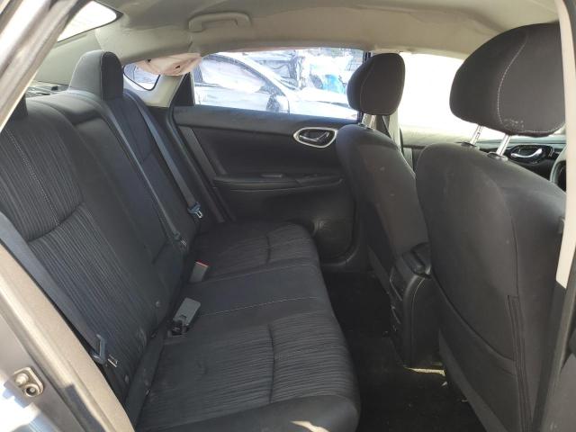 3N1AB7AP4JL620750 - 2018 NISSAN SENTRA S 灰色 照片 10