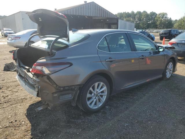4T1C11AK0MU577234 - 2021 TOYOTA CAMRY LE GRAY photo 3